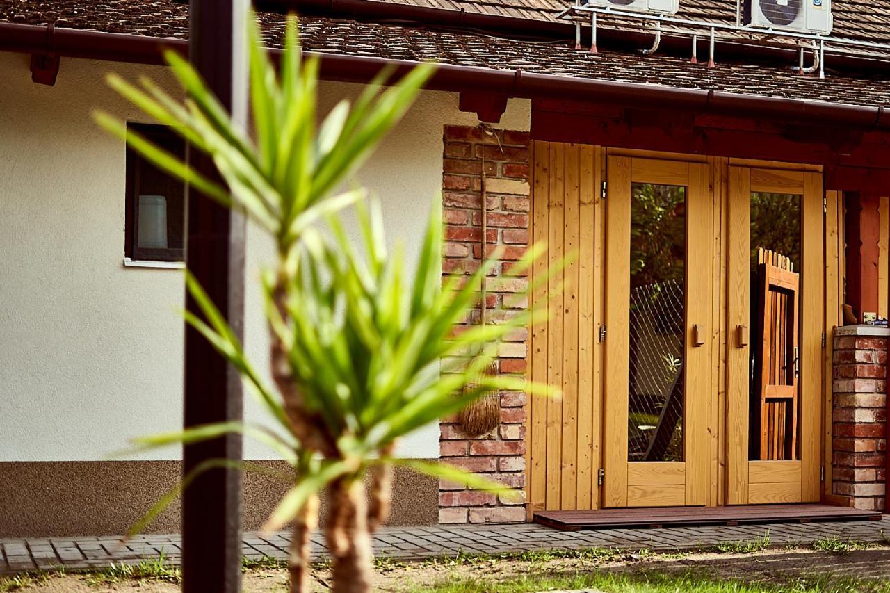 Oazis Apartmanok มูราฮาลอม ภายนอก รูปภาพ